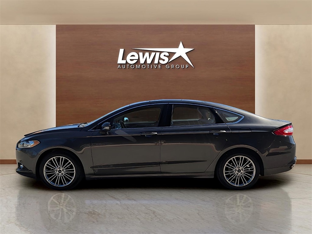 Used 2016 Ford Fusion SE Sedan
