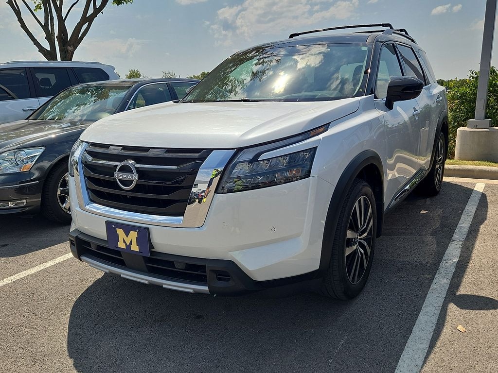 Used 2025 Nissan Pathfinder Platinum SUV