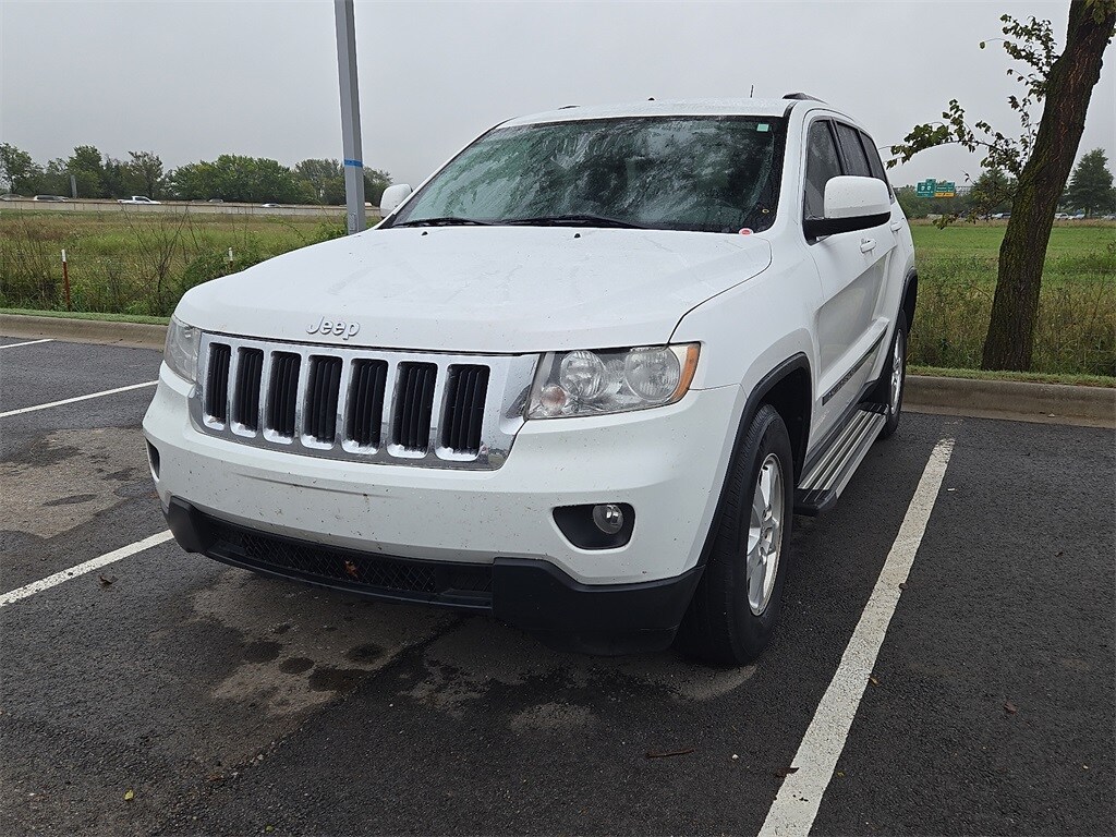 2013 Jeep Grand Cherokee Laredo photo 2