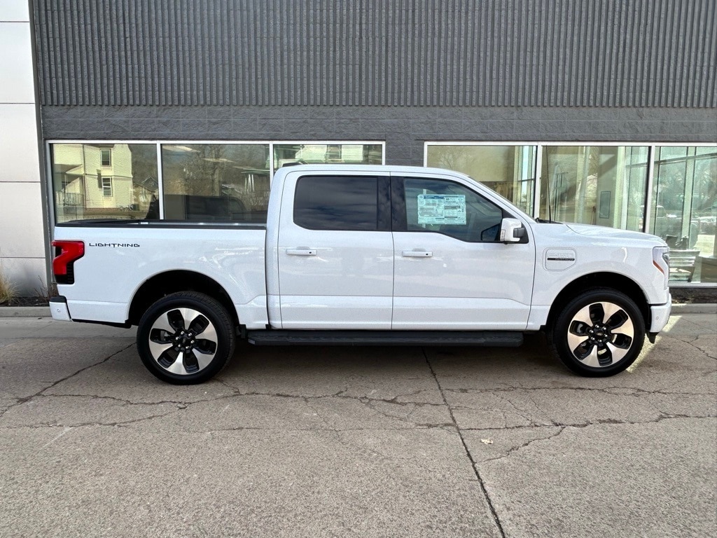 2023 Ford F-150 Lightning Platinum's photo