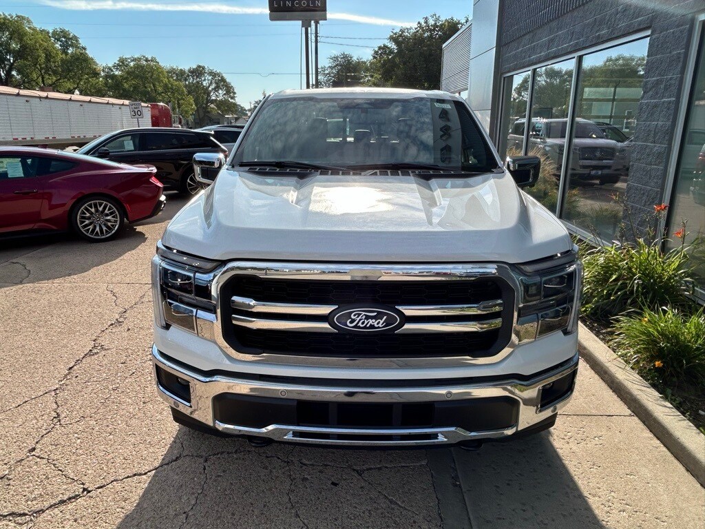 2025 Ford F-150 Lariat photo 2