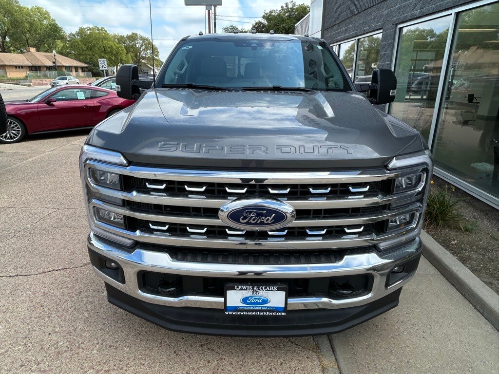 2026 Ford F-350 XLT photo 3