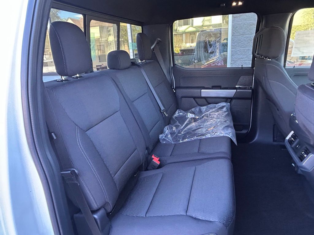 2025 Ford F-150 XLT - Photo 8