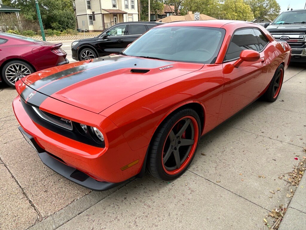 2009 Dodge Challenger SRT8 photo 2