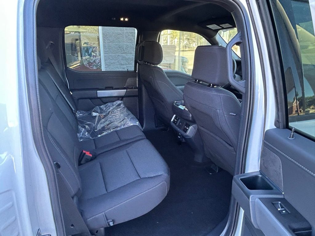2025 Ford F-150 XLT - Photo 7