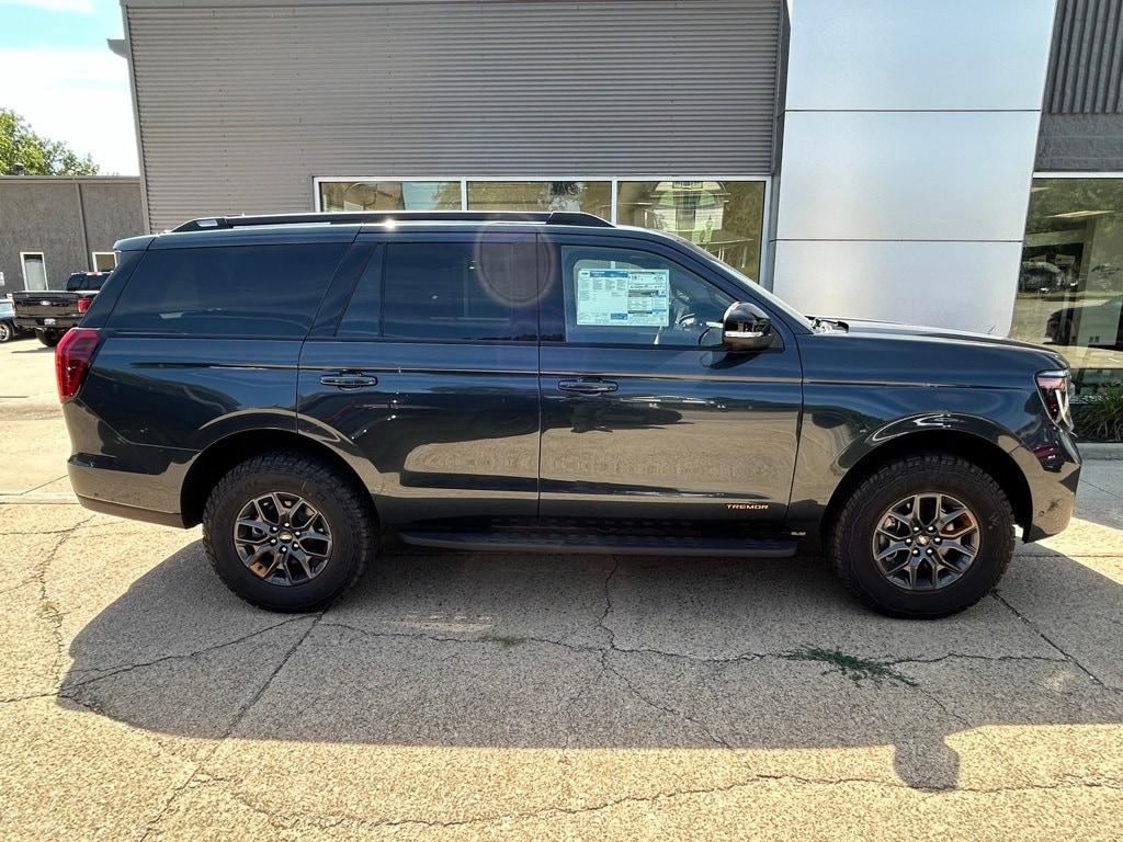 2025 Ford Expedition Tremor's photo