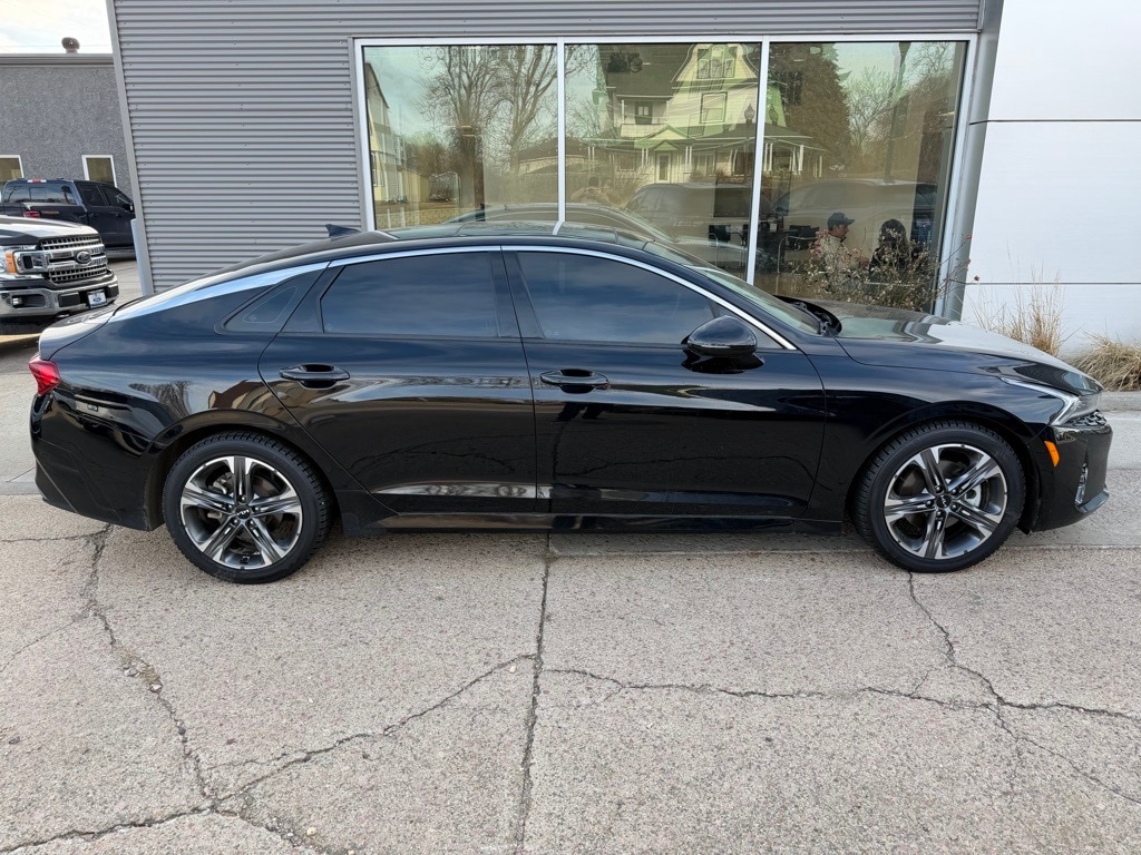 2022 Kia K5 EX's photo