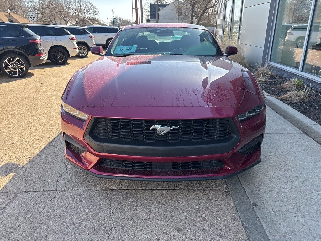 2025 Ford Mustang EcoBoost Premium photo 3