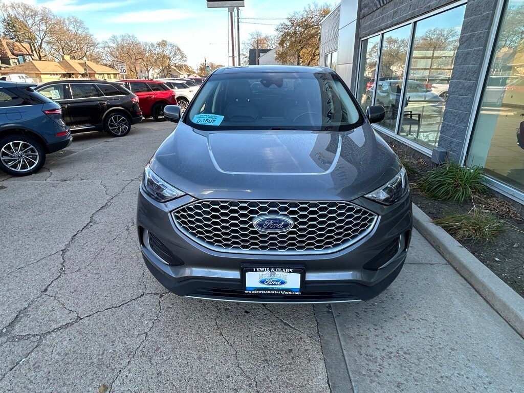 2023 Ford Edge SEL photo 3