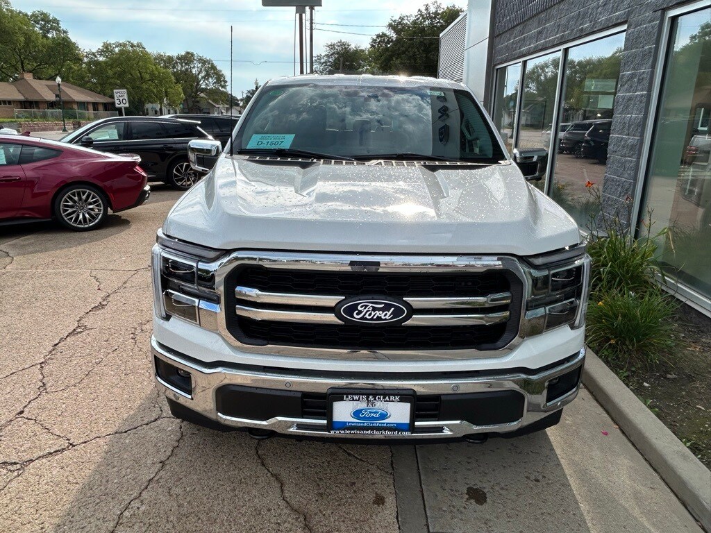 2025 Ford F-150 Lariat photo 3