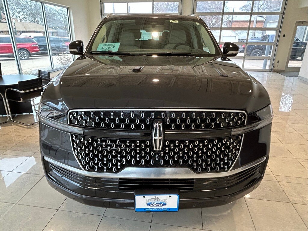 2025 Lincoln Navigator L Reserve photo 2