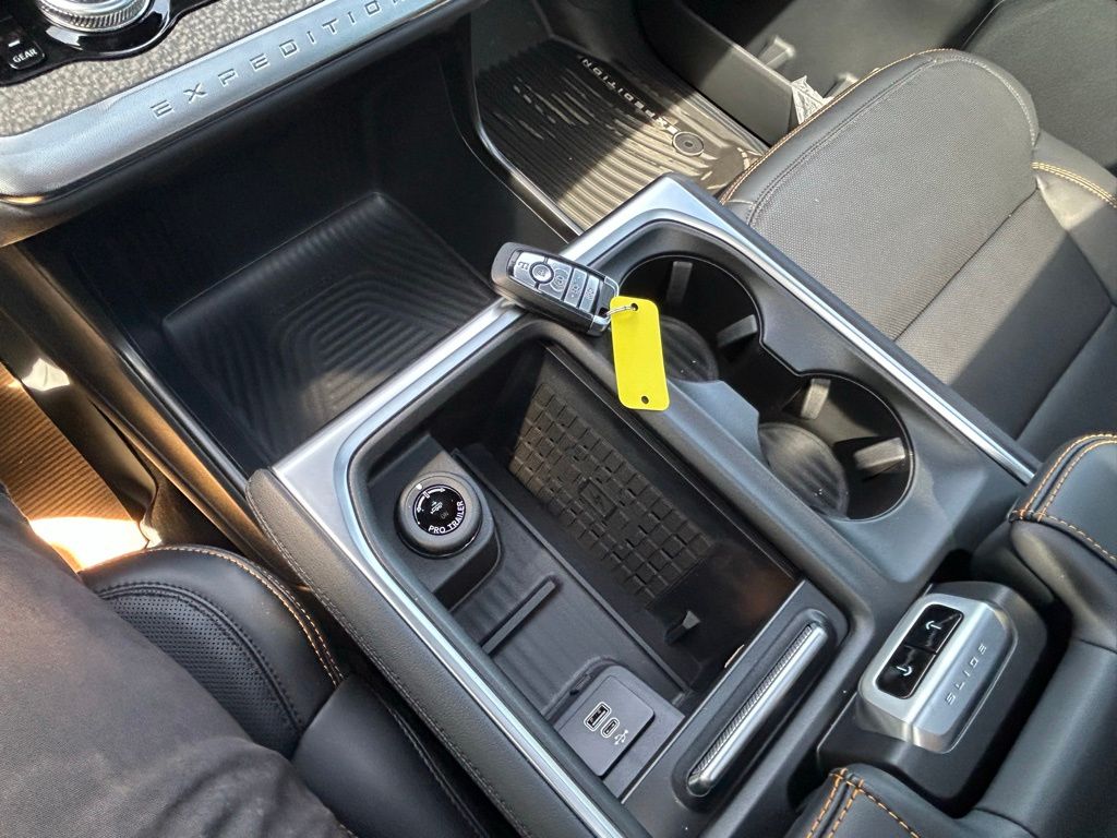 2025 Ford Expedition Tremor - Photo 19