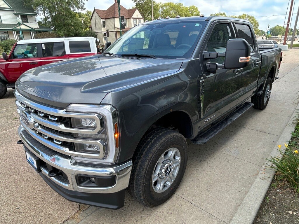 2026 Ford F-350 XLT photo 2