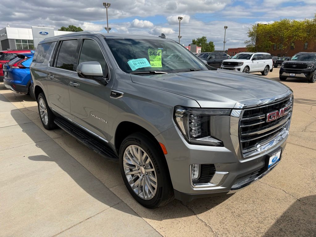 2024 GMC Yukon 4WD SLT's photo