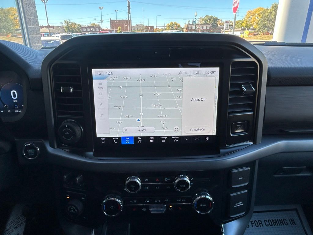 2025 Ford F-150 XLT - Photo 17