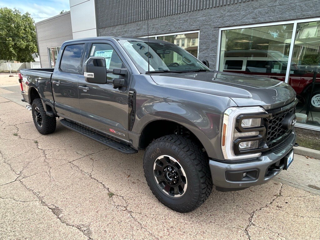 2026 Ford F-250 Lariat photo 4