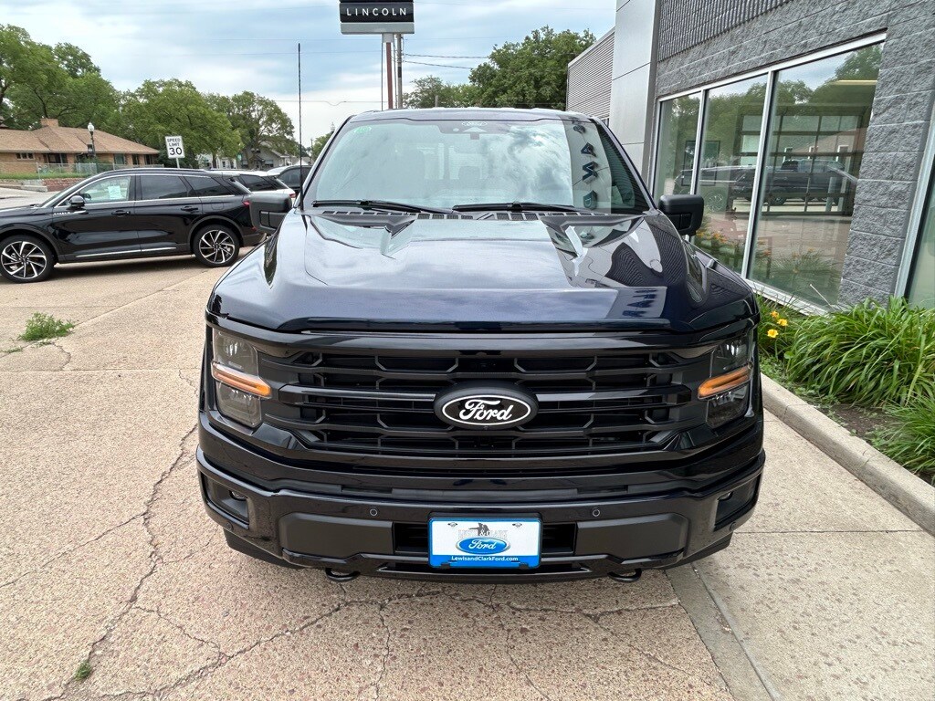 2025 Ford F-150 XLT photo 2