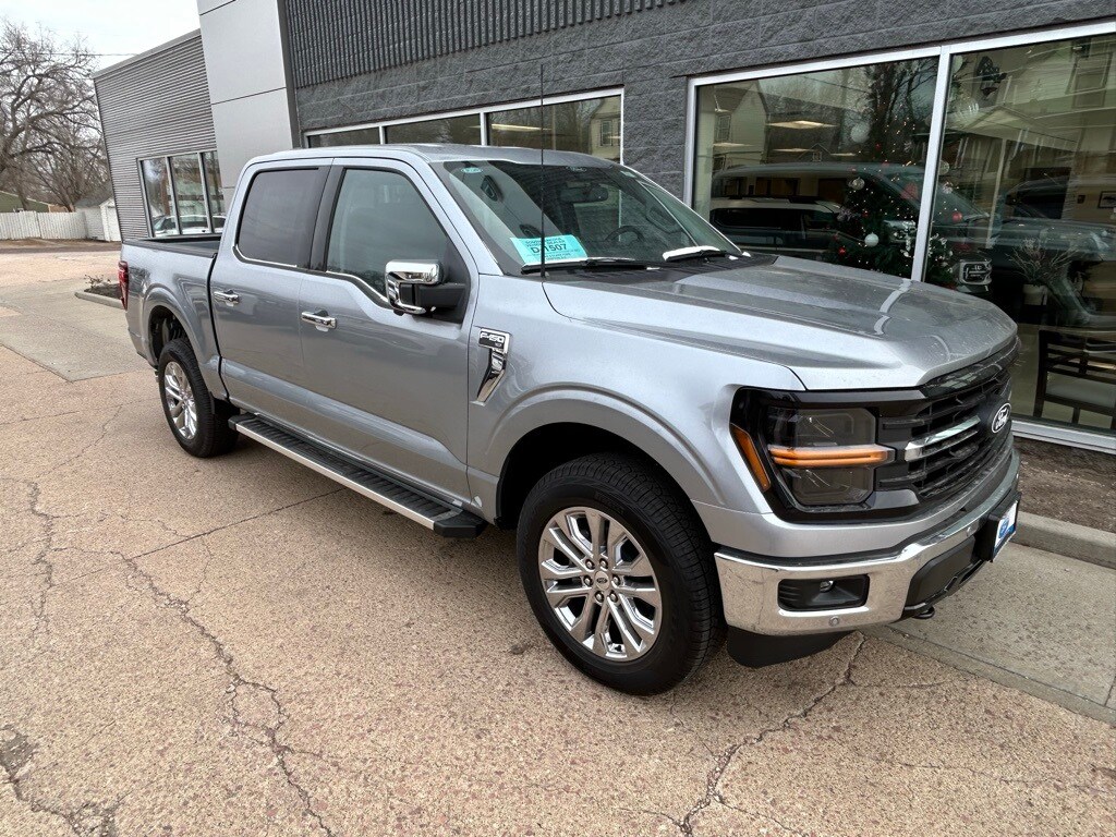 2024 Ford F-150 XLT photo 3