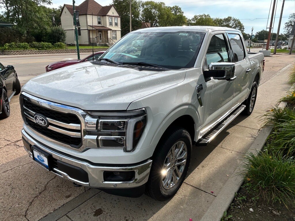 2025 Ford F-150 Lariat photo 2