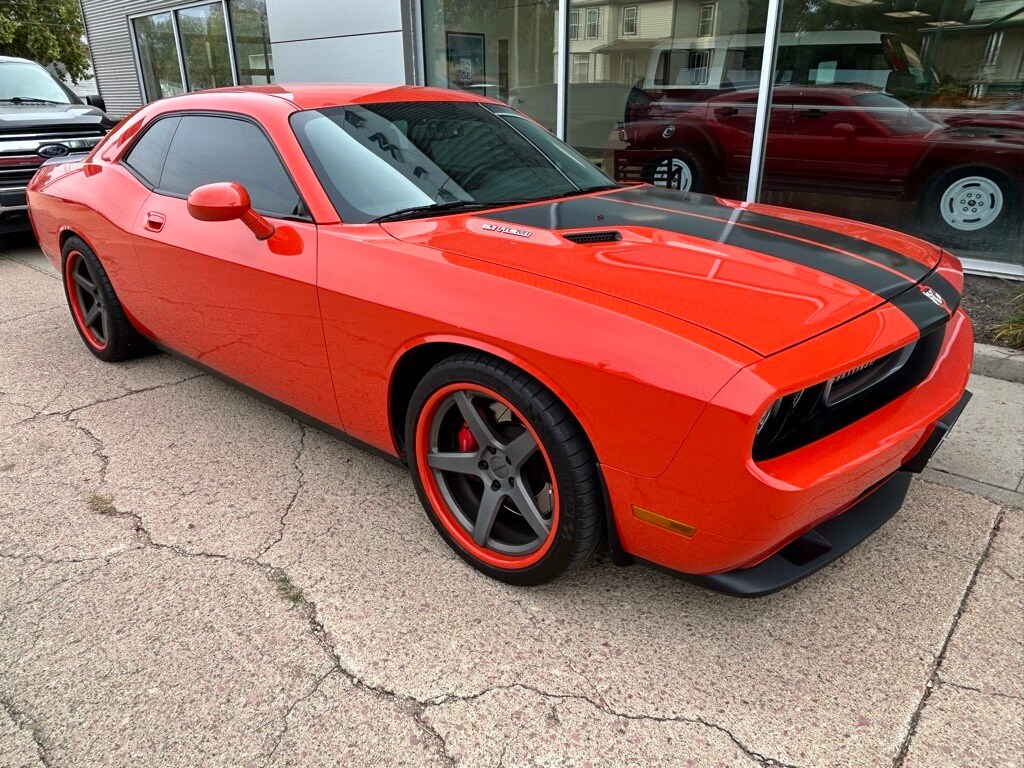 2009 Dodge Challenger SRT8 photo 4
