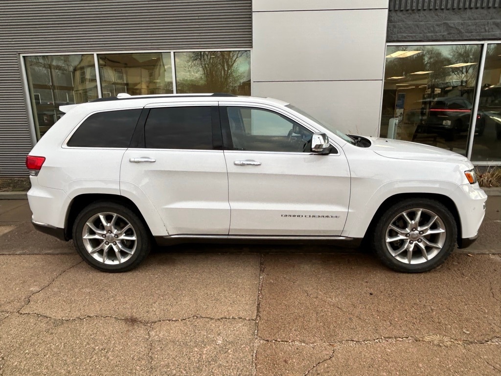 Used 2016 Jeep Grand Cherokee Summit 4x4 SUV