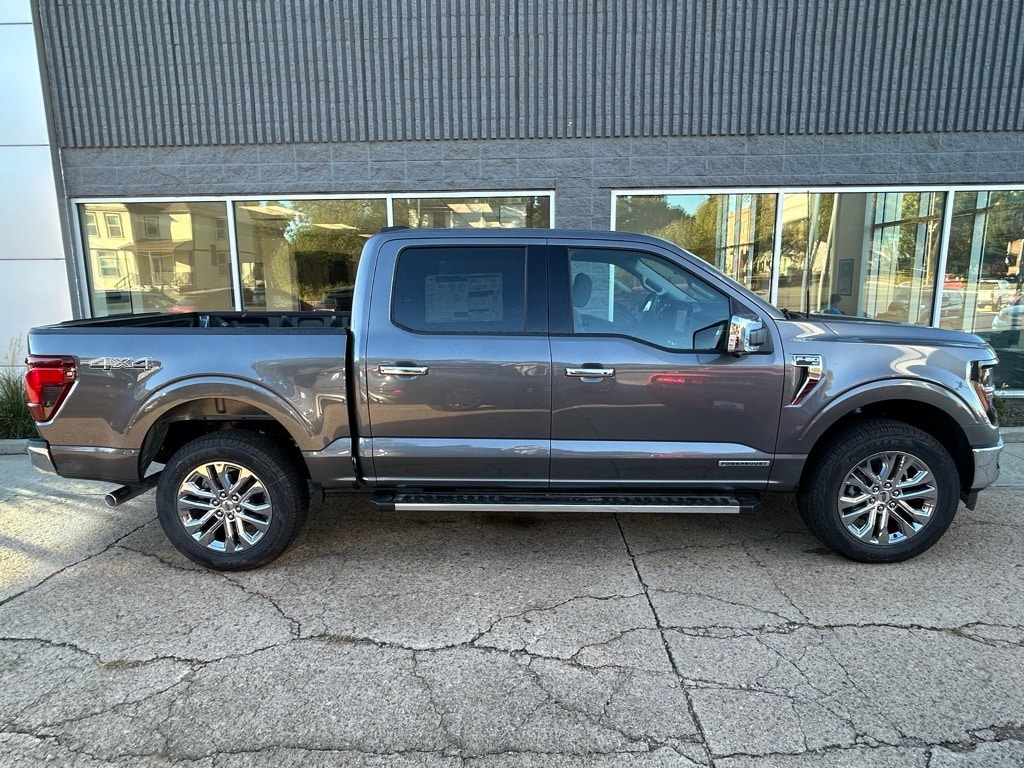 2025 Ford F-150 XLT's photo