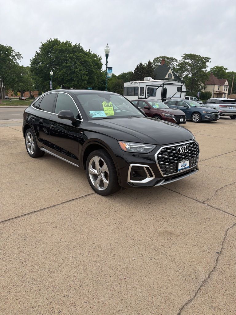 2023 Audi Q5 Sportback 45 Premium Plus's photo
