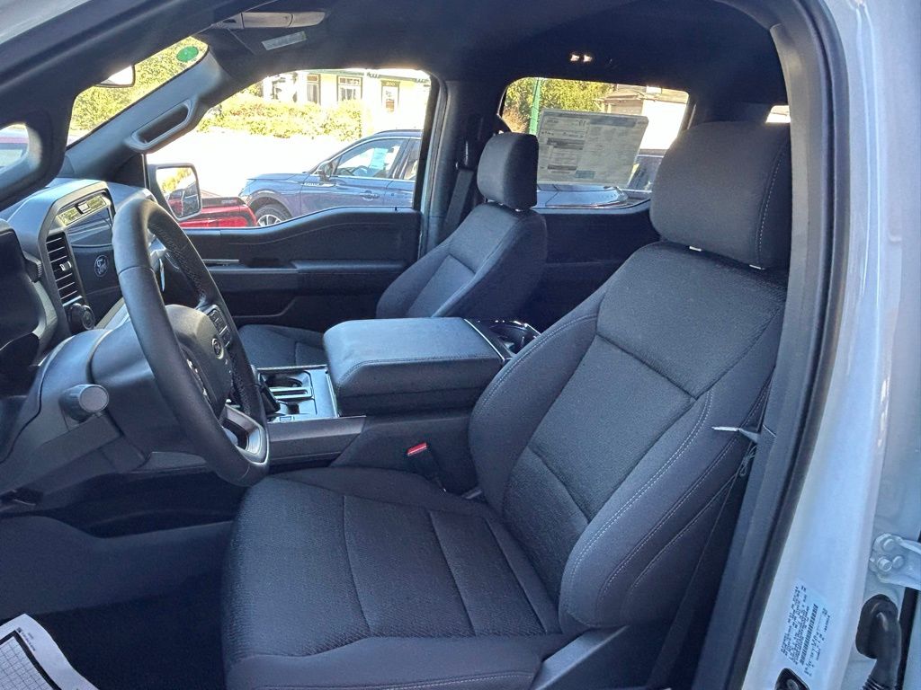 2025 Ford F-150 XLT - Photo 14