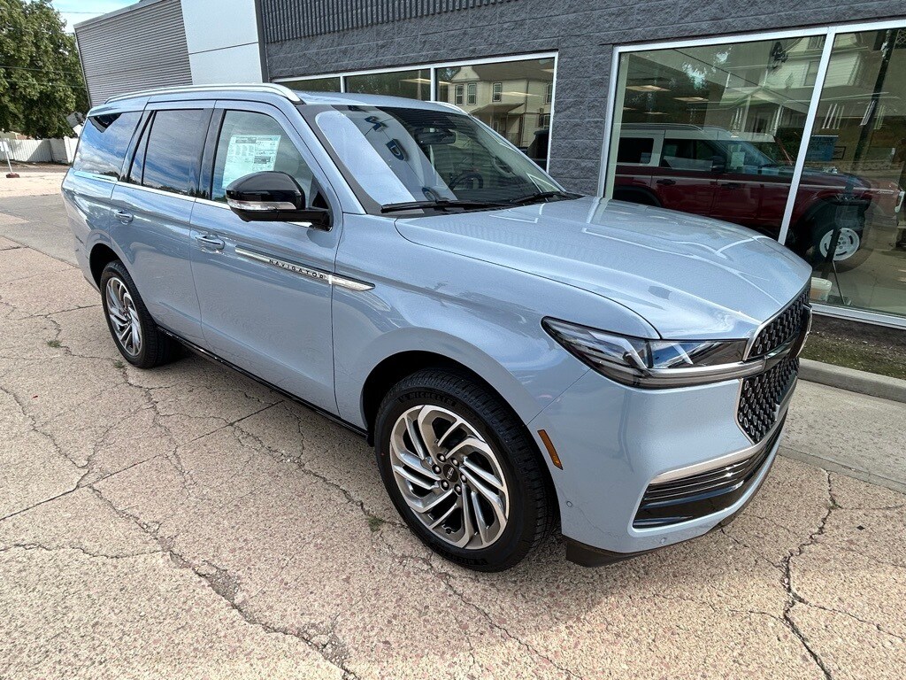 2025 Lincoln Navigator Reserve photo 4