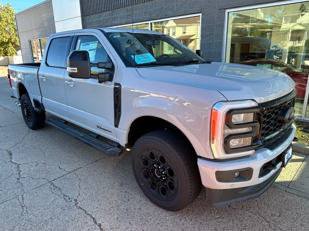 2026 Ford F-350 Lariat photo 4