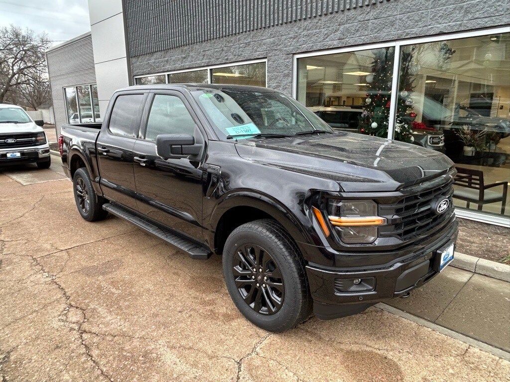 2024 Ford F-150 XLT photo 3