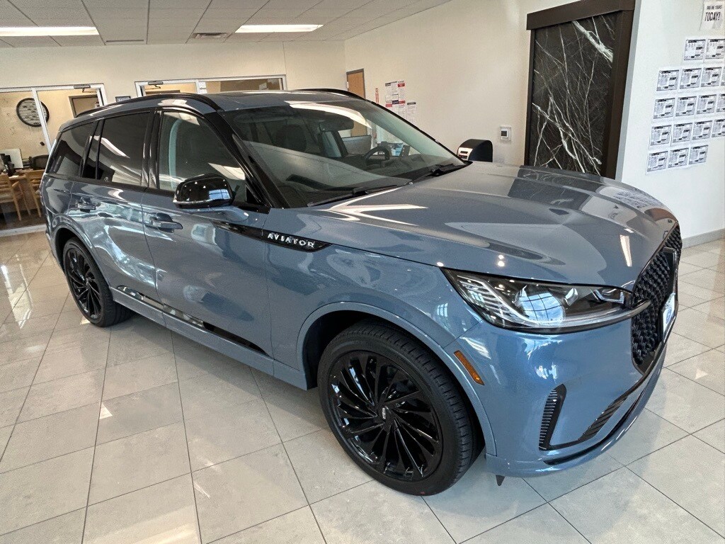 2025 Lincoln Aviator Reserve photo 4