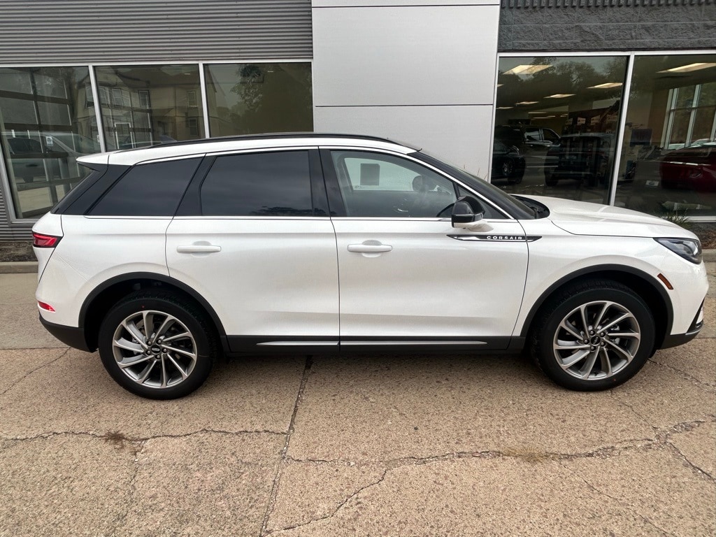 2026 Lincoln Corsair Premiere's photo