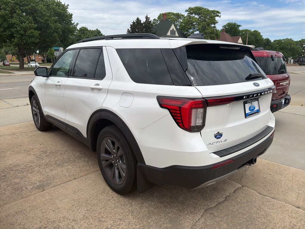 2026 Ford Explorer Active - Photo 6