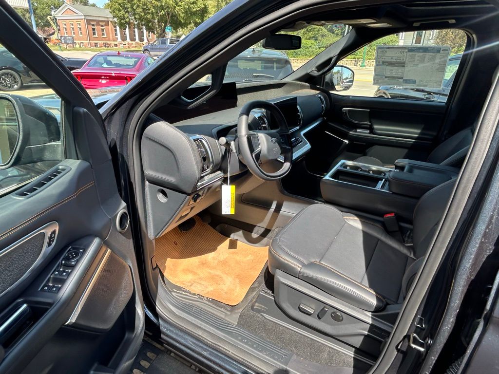2025 Ford Expedition Tremor - Photo 17