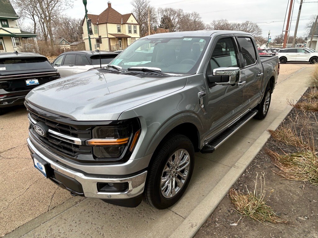 2024 Ford F-150 XLT photo 2