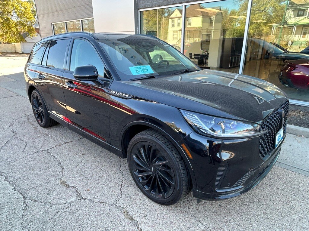 2025 Lincoln Aviator Reserve photo 3