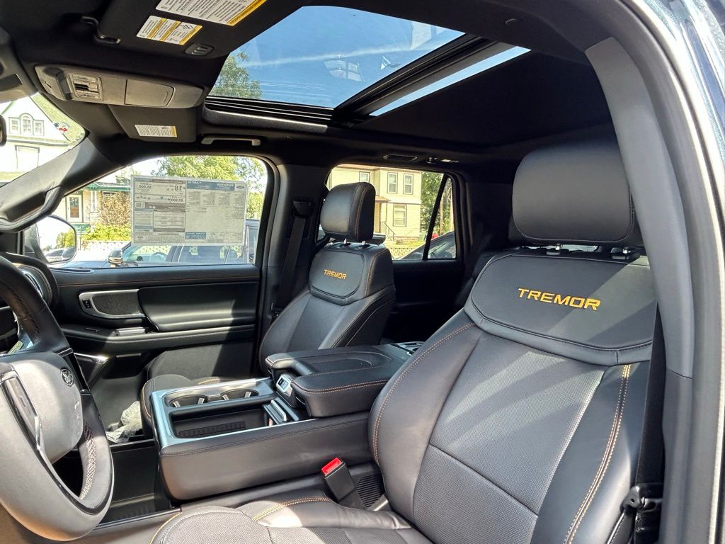 2025 Ford Expedition Tremor - Photo 18