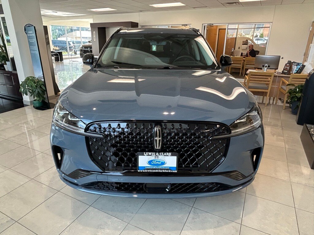 2025 Lincoln Aviator Reserve photo 3