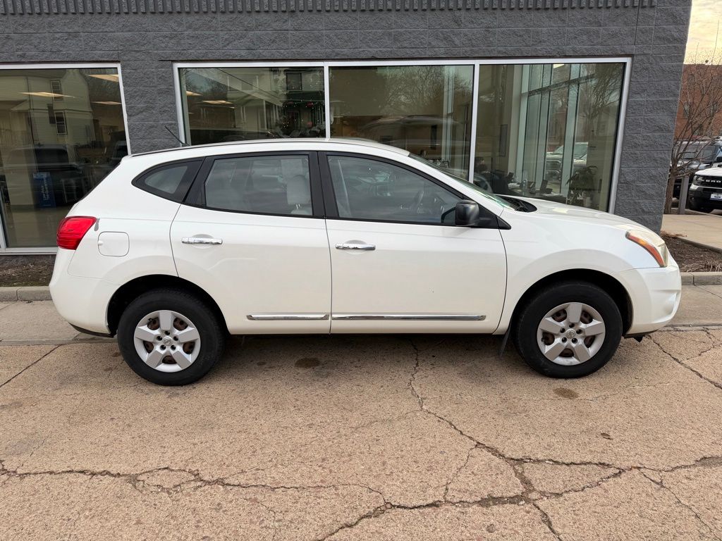 Used 2014 Nissan Rogue Select S with VIN JN8AS5MV4EW700856 for sale in Yankton, SD