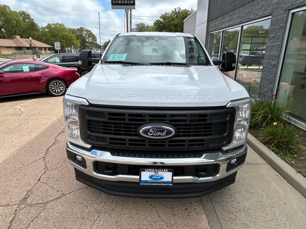 2026 Ford F-250 XL photo 2