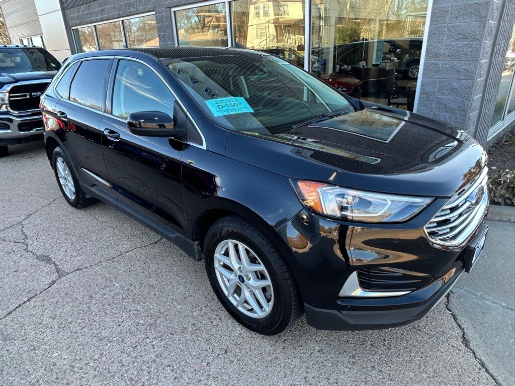 2022 Ford Edge SEL photo 4