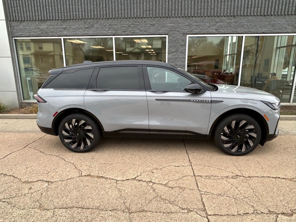 2026 Lincoln Nautilus Reserve's photo