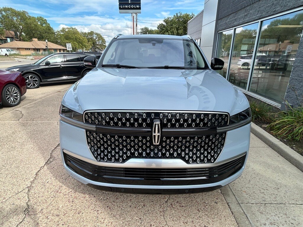 2025 Lincoln Navigator Reserve photo 3