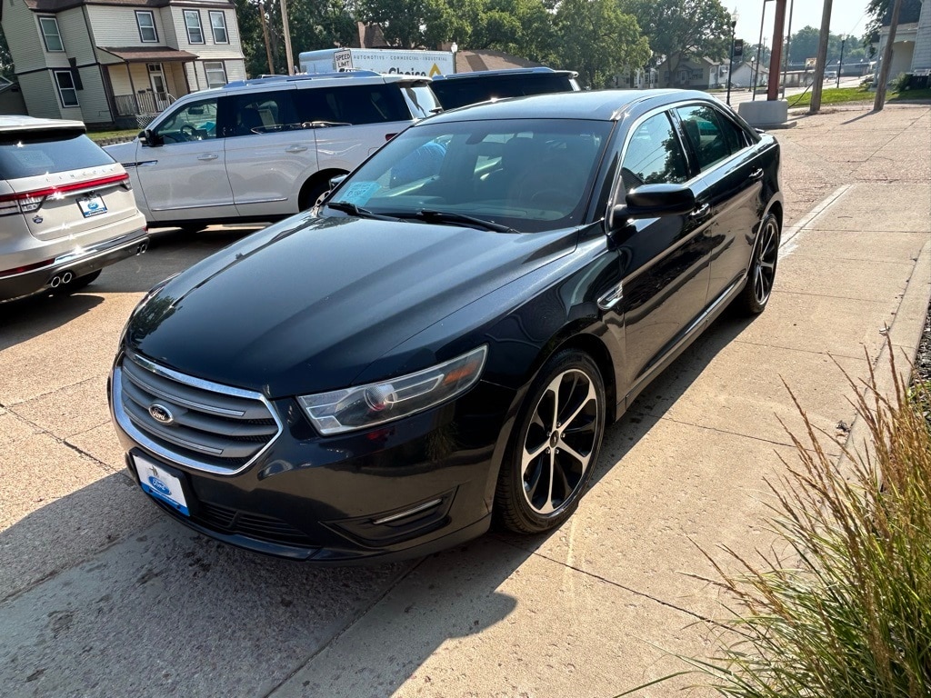 Used 2015 Ford Taurus SEL with VIN 1FAHP2E87FG116083 for sale in Yankton, SD