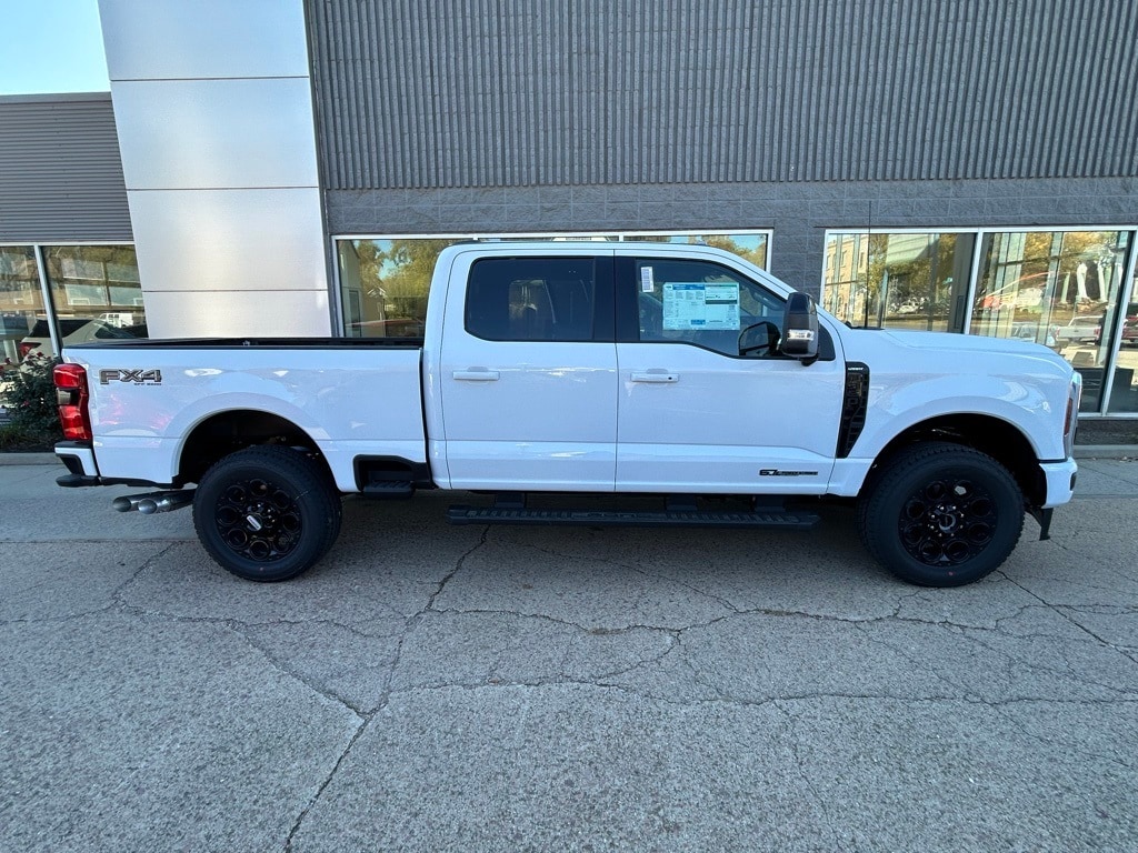 2026 Ford F-350 Super Duty Lariat's photo