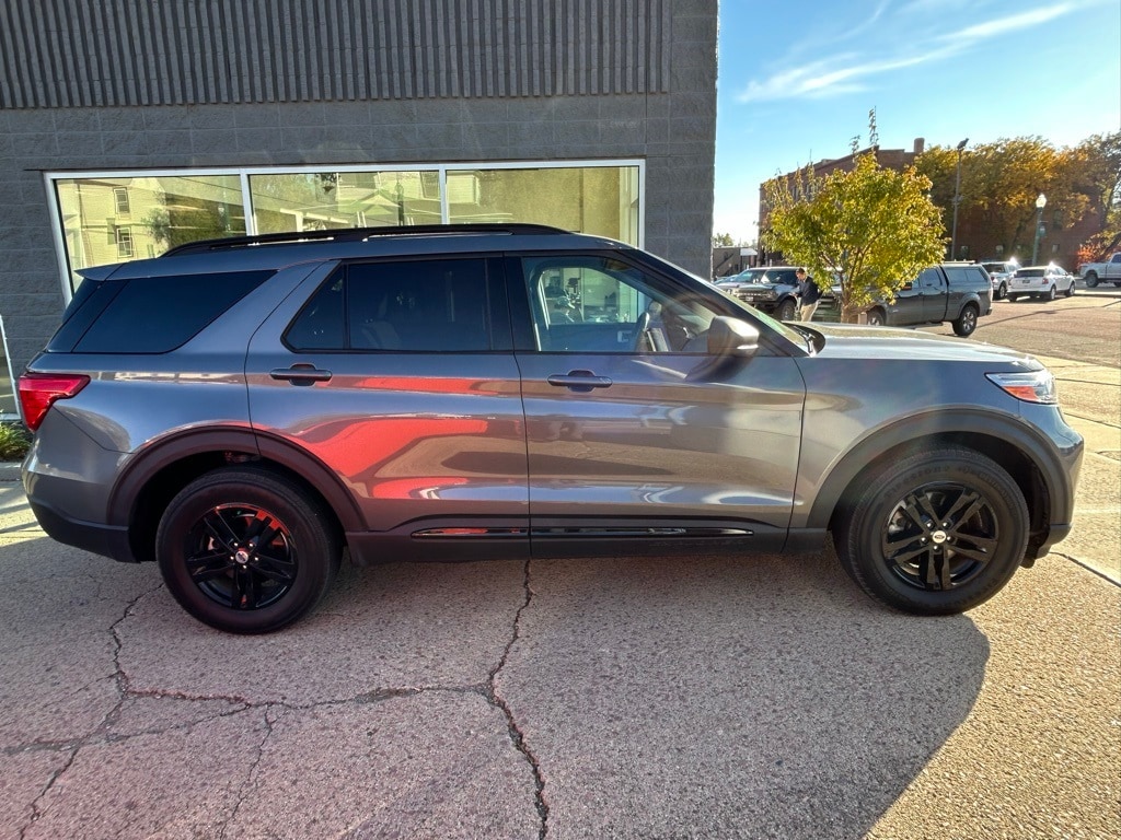2022 Ford Explorer XLT's photo