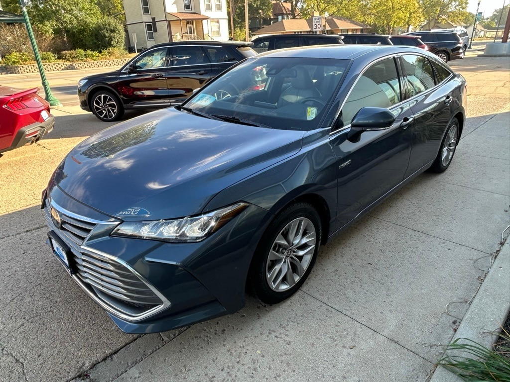 Used 2021 Toyota Avalon Hybrid XLE Sedan