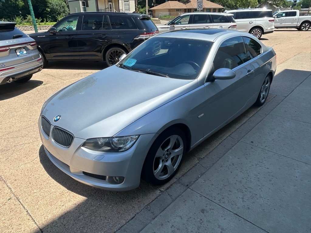 Used 2008 BMW 3 Series 328i with VIN WBAWV13508PG07270 for sale in Yankton, SD