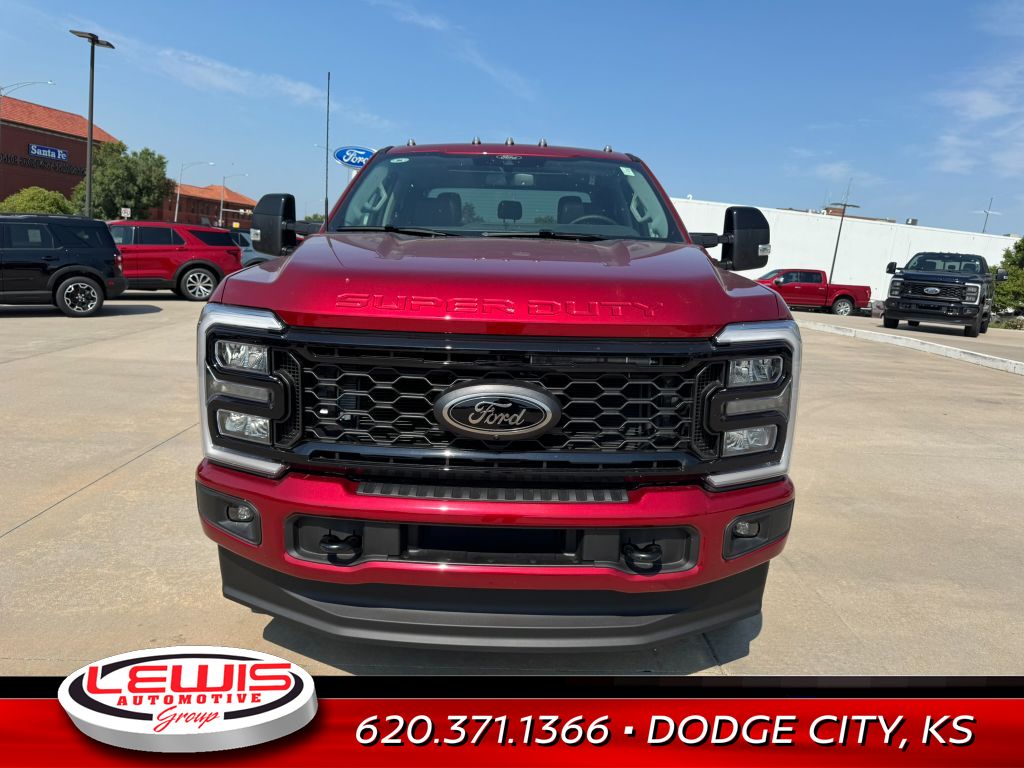 2025 Ford F-250 Lariat photo 2